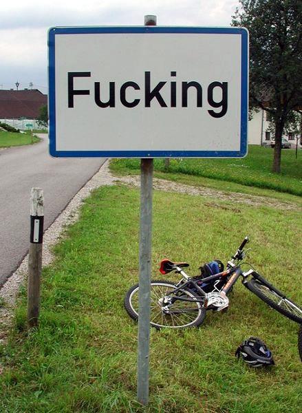 La famosa señal del pueblo de Fucking (Austria)